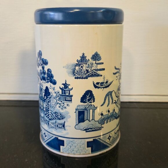 Blue Willow Tin Canister with Lid Blue & White Chinoiserie Kitchen Storage, Vint - Picture 2 of 13